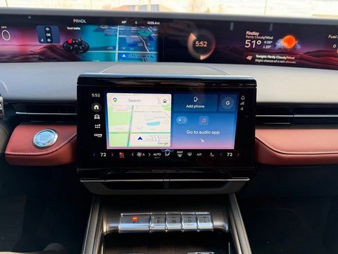 Used 2025 Lincoln Nautilus Black Label image 13