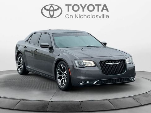 Used 2016 Chrysler 300 S image 8
