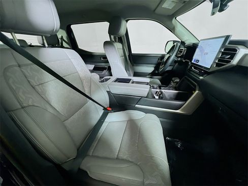 Used 2024 Toyota Tundra Limited image 25