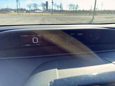 Used 2018 Toyota Prius Prime Premium image 37