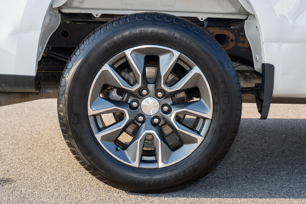 Used 2023 Chevrolet Silverado 1500 LT AWD/4WD image 31