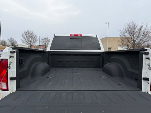 Used 2018 RAM 3500 Big Horn w/ Sport Appearance Group image 10