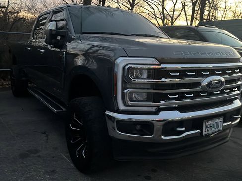 Used 2024 Ford F350 Lariat w/ Chrome Package image 3