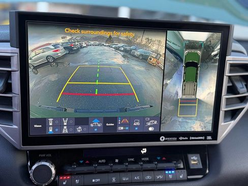 Used 2022 Toyota Tundra Limited w/ TRD Off-Road Package image 20