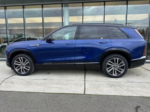 New 2026 Cadillac Vistiq Sport image 2