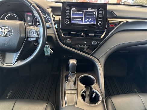 Used 2023 Toyota Camry SE image 13