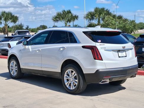 Used 2022 Cadillac XT5 Luxury w/ LPO, Premium Carpet Package FWD image 4