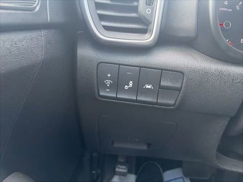 Used 2020 Kia Sportage LX w/ LX Popular Package AWD/4WD image 11