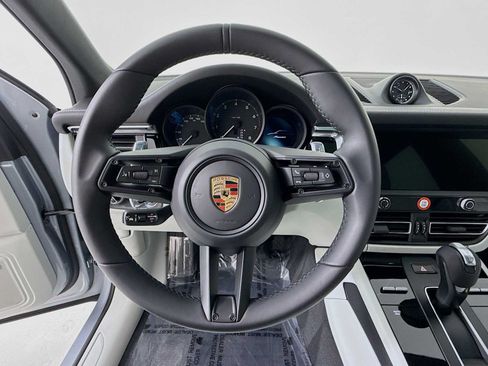 Certified 2026 Porsche Macan AWD/4WD image 15