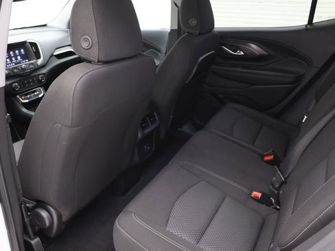 Used 2024 GMC Terrain SLE image 10