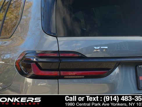 Used 2024 BMW X7 M60i w/ Executive Package image 64