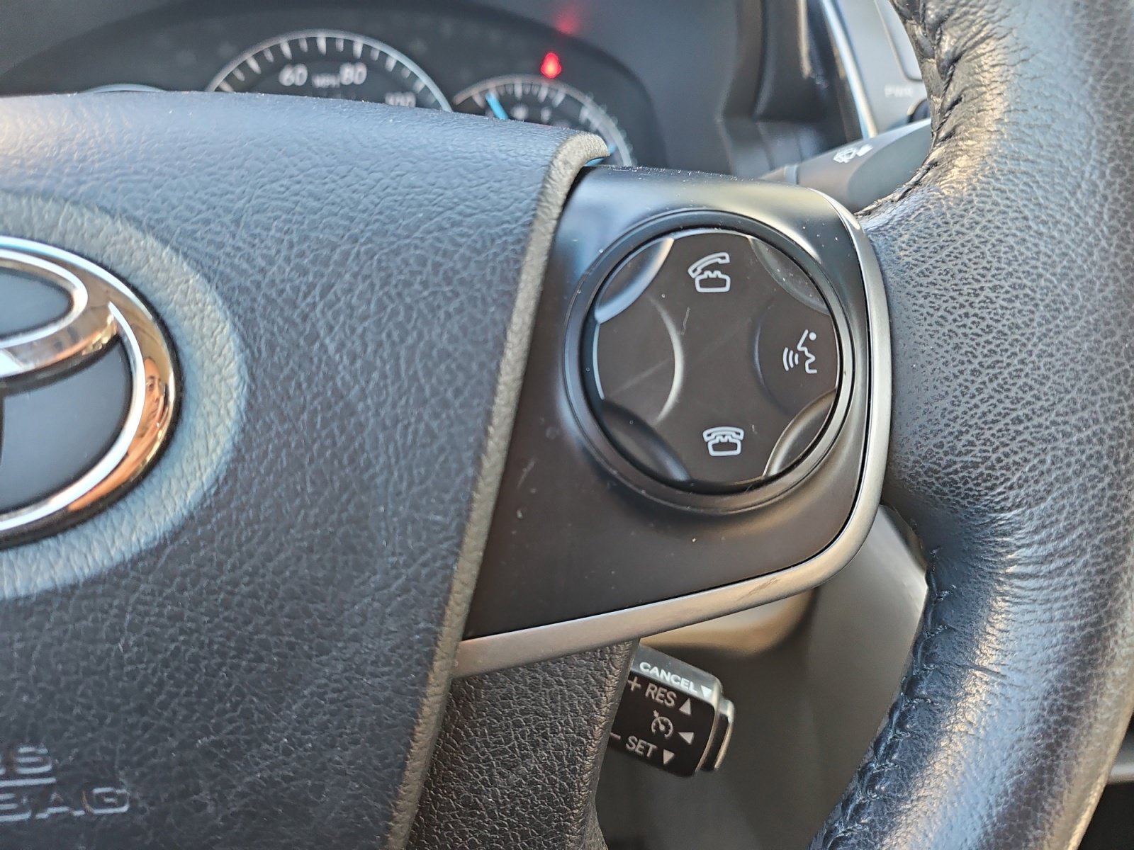 Used 2012 Toyota Camry XLE w/ Leather Pkg FWD image 24
