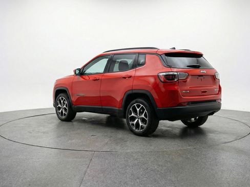 Used 2025 Jeep Compass Limited AWD/4WD image 6