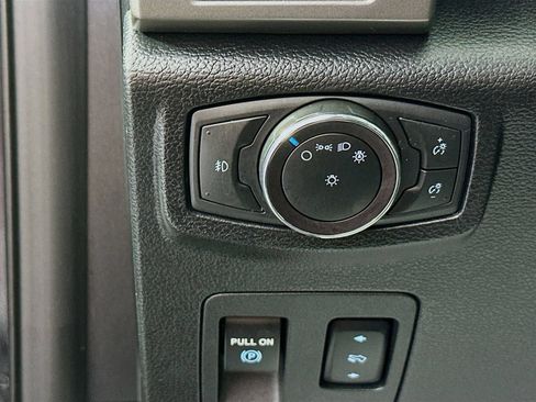 Used 2019 Ford Expedition XLT w/ Equipment Group 202A AWD/4WD image 10