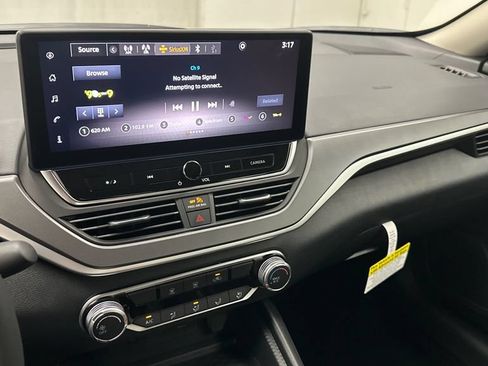 New 2026 Nissan Altima 2.5 SR AWD/4WD image 13
