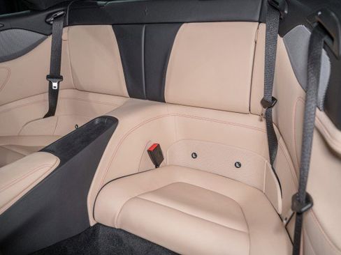 Used 2020 Ferrari Portofino image 11