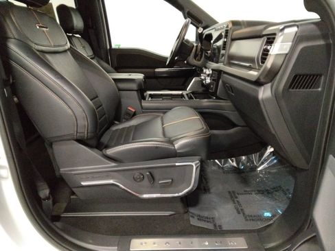Used 2024 Ford F250 Platinum image 47