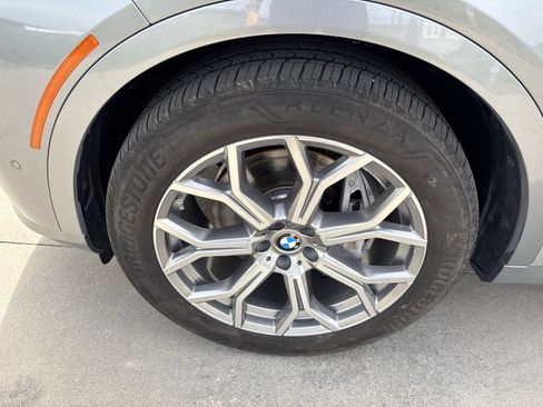 Certified 2024 BMW X7 xDrive40i w/ Premium Package AWD/4WD image 13
