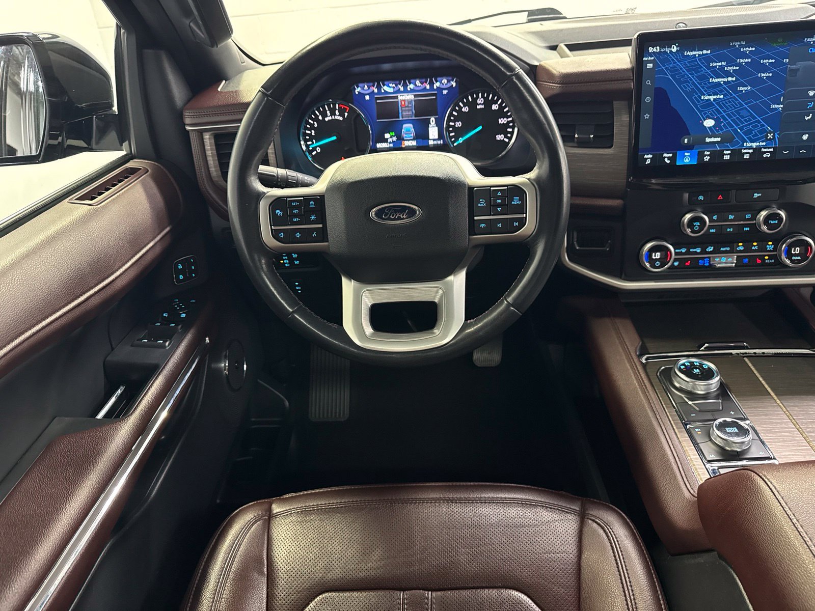 Used 2024 Ford Expedition Max Limited AWD/4WD image 18