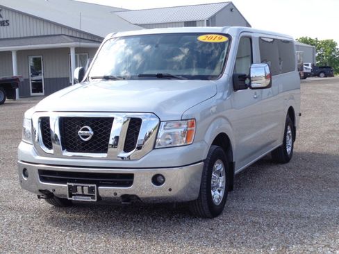 Used 2019 Nissan NV 3500 SL RWD image 2