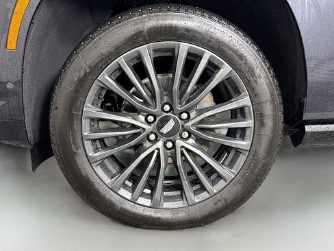 Used 2025 Cadillac Escalade ESV Sport Platinum AWD/4WD image 34