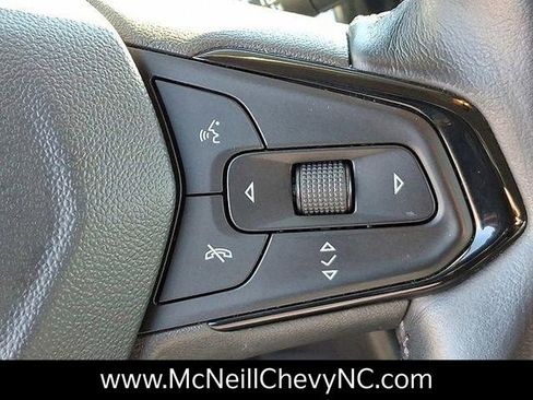 Used 2022 Chevrolet Bolt EUV Premier w/ Sun & Sound Package image 23