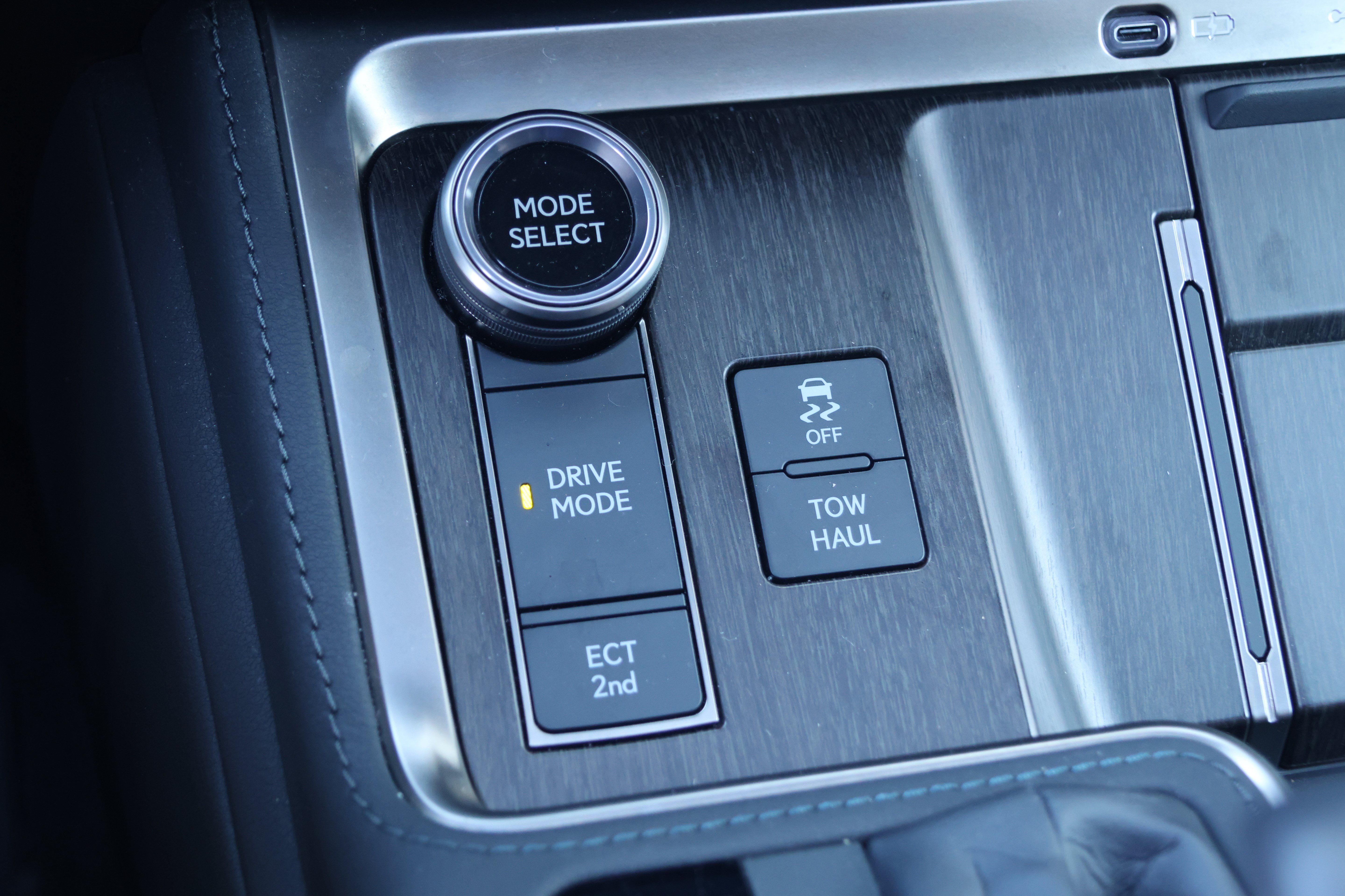 Used 2024 Lexus GX 550 w/ Accessory Package (2T) AWD/4WD image 24