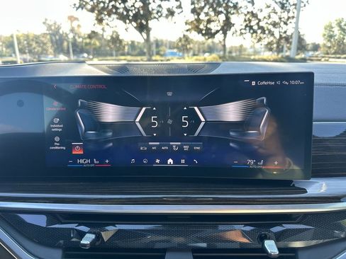 Certified 2024 BMW X5 sDrive40i w/ Premium Package image 23