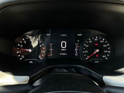 Used 2025 Jeep Compass Limited image 40