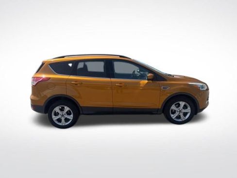 Used 2016 Ford Escape SE w/ Equipment Group 201A FWD image 6