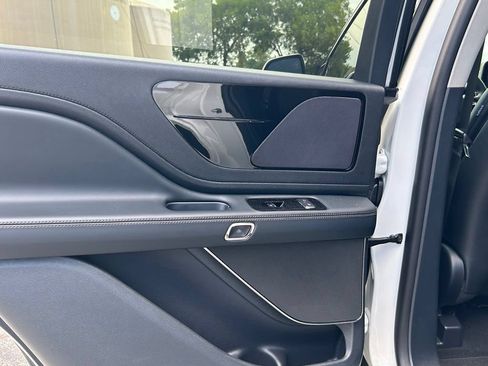 Used 2026 Lincoln Aviator 2WD w/ Jet Appearance Package image 45