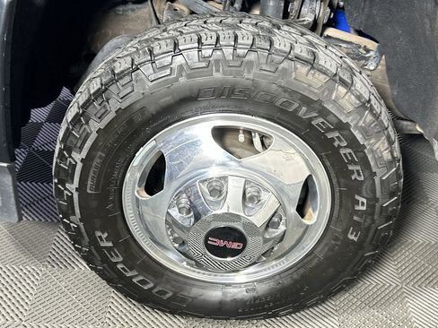 Used 2019 GMC Sierra 3500 Denali w/ Duramax Plus Package AWD/4WD image 9