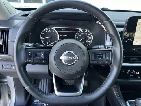 Certified 2022 Nissan Pathfinder SL w/ SL Premium Package FWD image 9