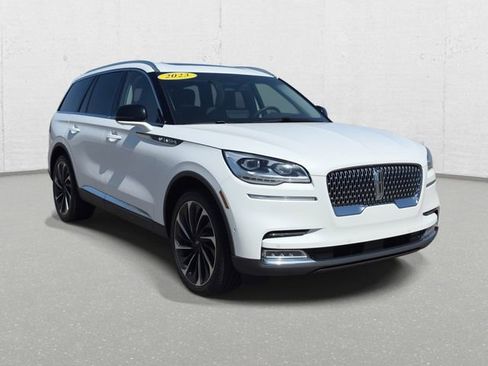 Used 2023 Lincoln Aviator Reserve w/ Equipment Group 201A AWD/4WD image 3