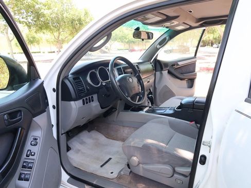 Used 2005 Toyota 4Runner Sport AWD/4WD image 18