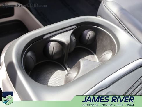 Used 2024 Chrysler Pacifica Touring-L FWD image 38