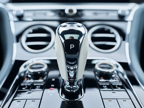 Used 2023 Bentley Continental GT Azure image 59