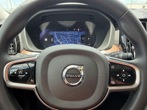 Certified 2023 Volvo XC60 B5 Ultimate w/ Climate Package FWD image 32