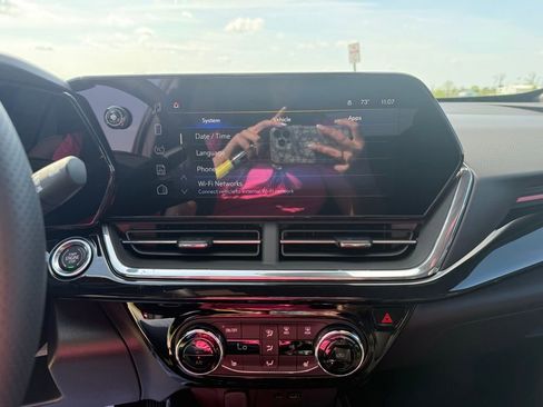 New 2026 Chevrolet Trax RS w/ Sunroof Package image 37