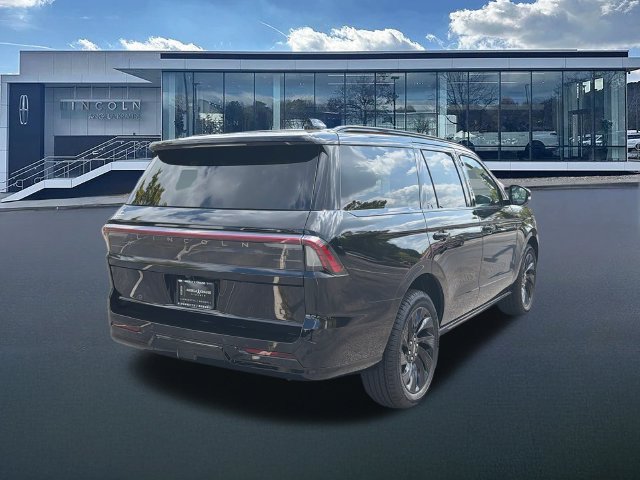 New 2027 Lincoln Navigator Reserve w/ Jet Appearance Package AWD/4WD image 7