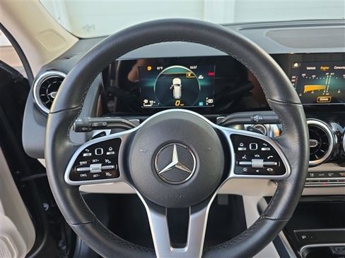 Used 2020 Mercedes-Benz GLB 250 4MATIC image 10