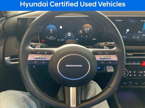 Certified 2025 Hyundai Tucson Limited AWD/4WD image 5