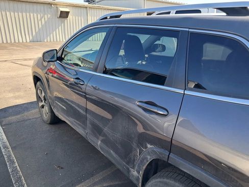 Used 2020 Jeep Cherokee Limited AWD/4WD image 8
