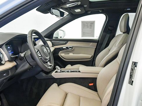 Certified 2025 Volvo XC90 B6 Ultra w/ Protection Package Premier image 17