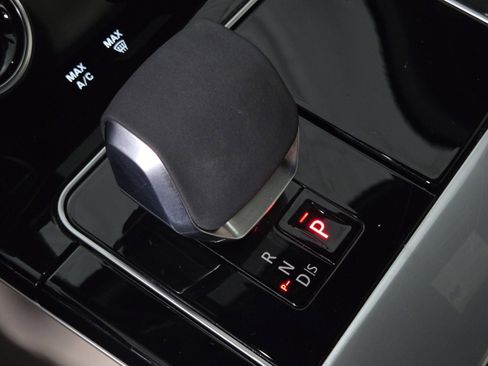 Used 2022 Land Rover Range Rover Velar S image 33