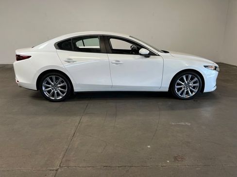 Used 2021 MAZDA MAZDA3 s FWD image 2