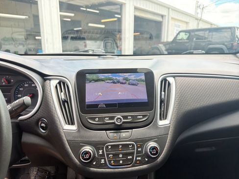 Used 2023 Chevrolet Malibu LT FWD image 22