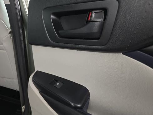 Used 2018 Toyota Highlander Plus image 10