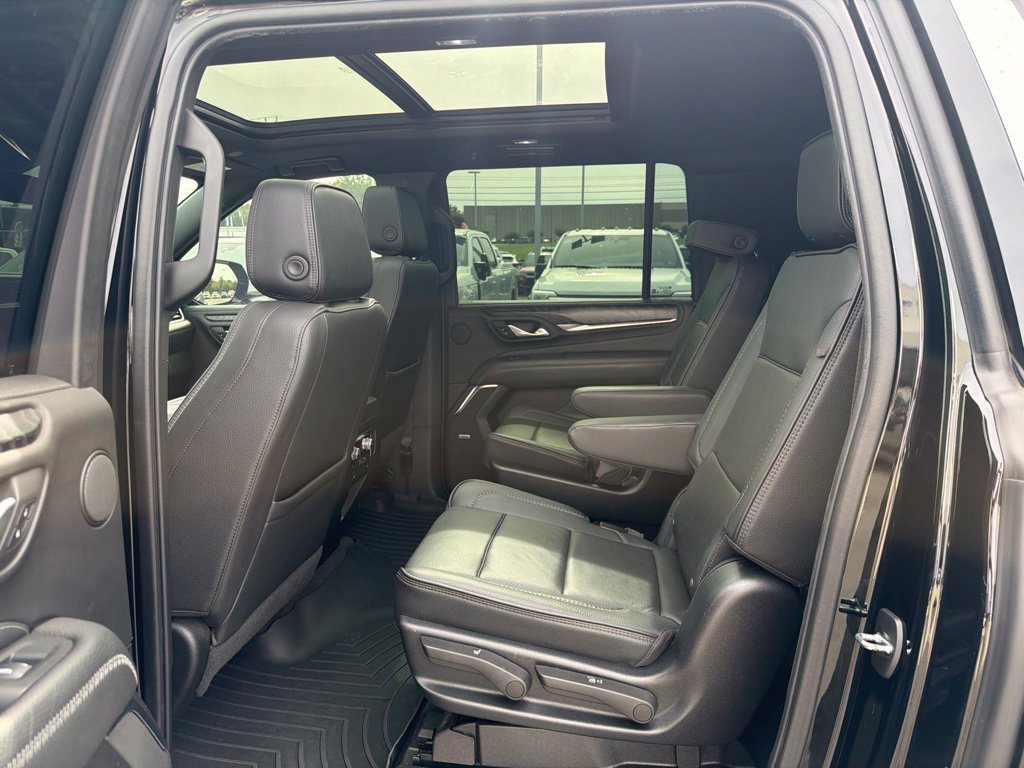 Used 2022 GMC Yukon XL Denali w/ Max Trailering Package AWD/4WD image 11