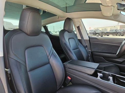 Used 2020 Tesla Model 3 Standard Range Plus image 29